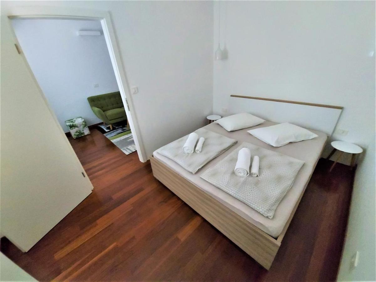 Apartments Aurora Near Beach ميدولين المظهر الخارجي الصورة